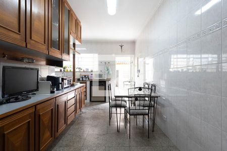 Casa à venda com 300m², 4 quartos e 3 vagas Casa à venda com 300m², 4 quartos e 3 vagasCozinha