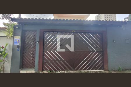 Casa à venda com 300m², 4 quartos e 3 vagas Casa à venda com 300m², 4 quartos e 3 vagasFachada