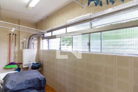 Apartamento à venda com 130m², 3 quartos e 4 vagas Apartamento à venda com 130m², 3 quartos e 4 vagasÁrea de Serviço