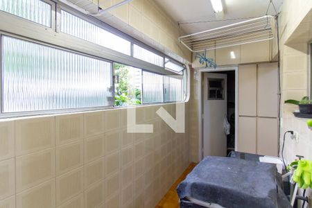Apartamento à venda com 130m², 3 quartos e 4 vagas Apartamento à venda com 130m², 3 quartos e 4 vagasÁrea de Serviço