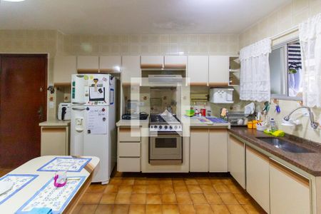 Apartamento à venda com 130m², 3 quartos e 4 vagas Apartamento à venda com 130m², 3 quartos e 4 vagasCozinha