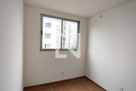 Quarto 01 de apartamento para alugar com 2 quartos, 59m² em Taquara, Rio de Janeiro