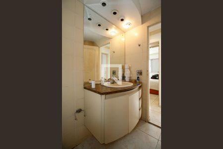 Apartamento para alugar com 110m², 3 quartos e 2 vagas Apartamento para alugar com 110m², 3 quartos e 2 vagasBanheiro Social