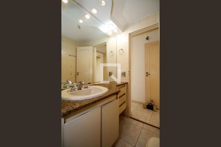 Apartamento para alugar com 110m², 3 quartos e 2 vagas Apartamento para alugar com 110m², 3 quartos e 2 vagasBanheiro da Suíte