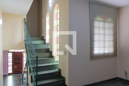 Casa à venda com 360m², 4 quartos e 4 vagasSala