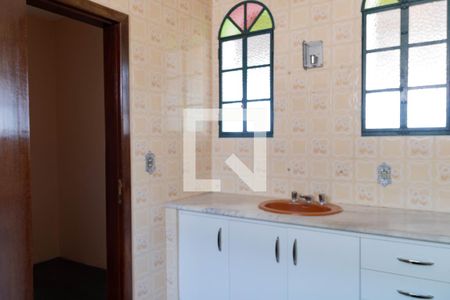 Casa à venda com 360m², 4 quartos e 4 vagasBanheiro