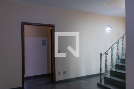 Casa à venda com 360m², 4 quartos e 4 vagasSala