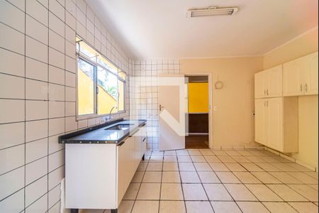 Casa à venda com 350m², 4 quartos e 2 vagas Casa à venda com 350m², 4 quartos e 2 vagascasa 2 Cozinha