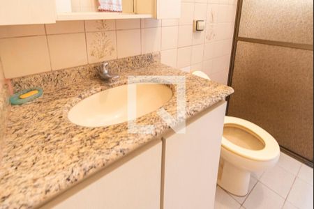 Casa à venda com 350m², 4 quartos e 2 vagas Casa à venda com 350m², 4 quartos e 2 vagasBanheiro 2