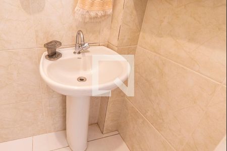 Casa à venda com 350m², 4 quartos e 2 vagas Casa à venda com 350m², 4 quartos e 2 vagasBanheiro 1