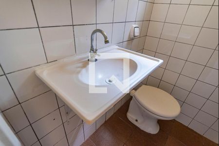 Casa à venda com 350m², 4 quartos e 2 vagas Casa à venda com 350m², 4 quartos e 2 vagasCasa 2 Banheiro