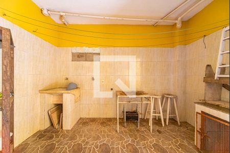 Casa à venda com 350m², 4 quartos e 2 vagas Casa à venda com 350m², 4 quartos e 2 vagasÁrea de Serviço