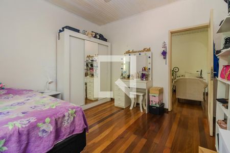 Casa à venda com 418m², 6 quartos e 6 vagas Casa à venda com 418m², 6 quartos e 6 vagasQuarto 4