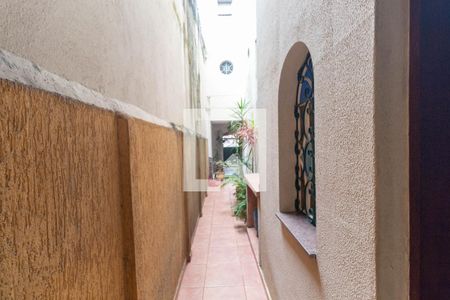 Casa à venda com 272m², 3 quartos e 2 vagasCorredor