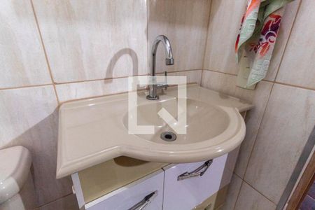 Casa à venda com 272m², 3 quartos e 2 vagasBanheiro de serviço