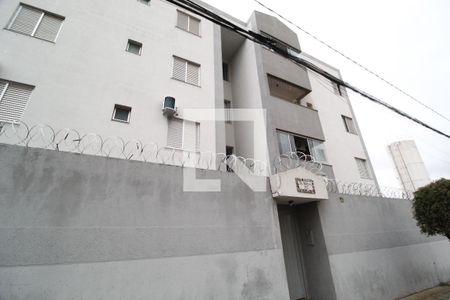 Apartamento para alugar com 68m², 2 quartos e 1 vagaFachada