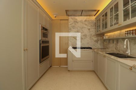 Apartamento à venda com 197m², 3 quartos e 3 vagas Apartamento à venda com 197m², 3 quartos e 3 vagasCozinha