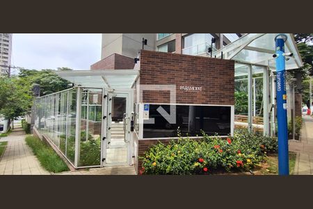 Apartamento à venda com 197m², 3 quartos e 3 vagas Apartamento à venda com 197m², 3 quartos e 3 vagasFachada