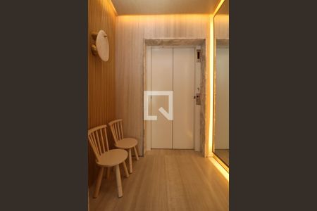 Apartamento à venda com 197m², 3 quartos e 3 vagas Apartamento à venda com 197m², 3 quartos e 3 vagasElevador