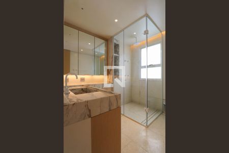 Apartamento à venda com 197m², 3 quartos e 3 vagas Apartamento à venda com 197m², 3 quartos e 3 vagasBanheiro da Suíte 1