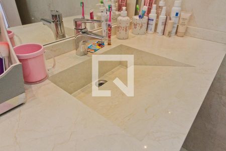 Apartamento à venda com 120m², 4 quartos e 3 vagas Apartamento à venda com 120m², 4 quartos e 3 vagasBanheiro