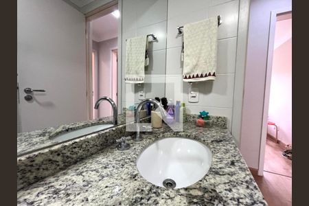 Apartamento à venda com 68m², 3 quartos e 1 vaga Apartamento à venda com 68m², 3 quartos e 1 vagaBanheiro Corredor
