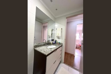 Apartamento à venda com 68m², 3 quartos e 1 vaga Apartamento à venda com 68m², 3 quartos e 1 vagaBanheiro Corredor