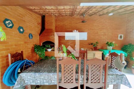 Casa de condomínio à venda com 272m², 3 quartos e 4 vagasVaranda 