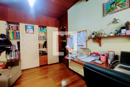 Casa de condomínio à venda com 272m², 3 quartos e 4 vagasVaranda 