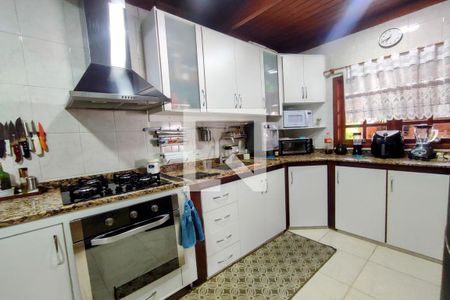 Casa de condomínio à venda com 272m², 3 quartos e 4 vagasCozinha 