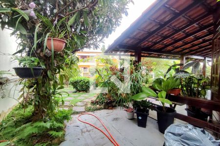 Casa de condomínio à venda com 272m², 3 quartos e 4 vagasÁrea externa 