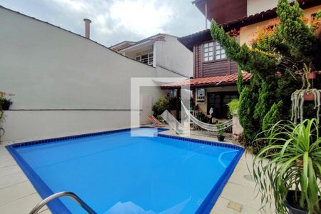 Casa de condomínio à venda com 272m², 3 quartos e 4 vagasÁrea externa 