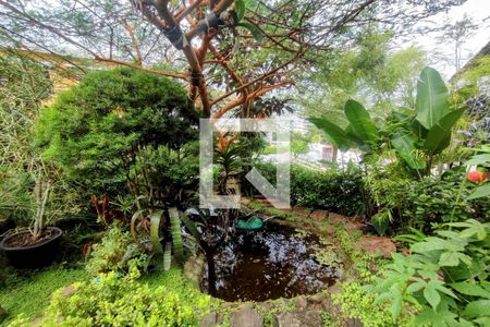 Casa de condomínio à venda com 272m², 3 quartos e 4 vagasQuintal