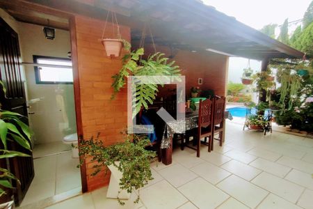 Casa de condomínio à venda com 272m², 3 quartos e 4 vagasVaranda 