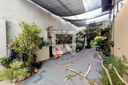 Casa de condomínio à venda com 272m², 3 quartos e 4 vagasÁrea externa 