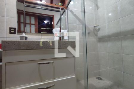 Casa de condomínio à venda com 272m², 3 quartos e 4 vagasBanheiro