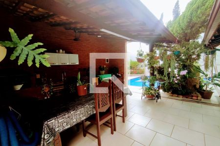 Casa de condomínio à venda com 272m², 3 quartos e 4 vagasVaranda 