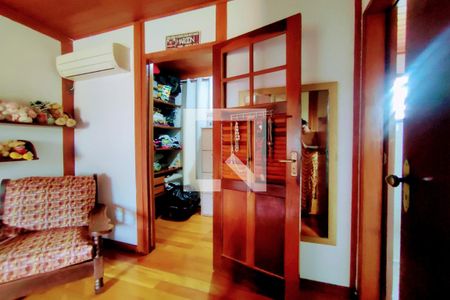 Casa de condomínio à venda com 272m², 3 quartos e 4 vagasQuarto 