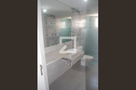 Banheiro de kitnet/studio para alugar com 1 quarto, 46m² em Jaguaribe, Salvador