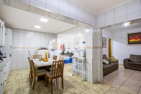 Casa à venda com 150m², 3 quartos e 5 vagas Casa à venda com 150m², 3 quartos e 5 vagasCopa e Cozinha