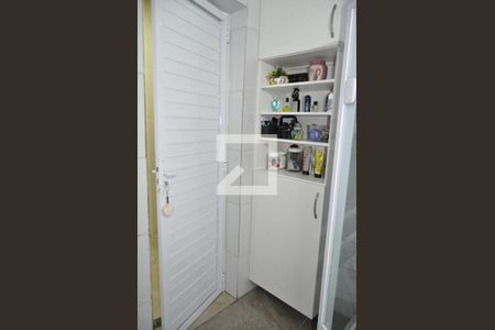 Casa de condomínio à venda com 73m², 3 quartos e sem vagaBanheiro 2