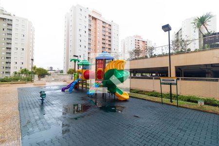 Apartamento para alugar com 63m², 2 quartos e 1 vaga Apartamento para alugar com 63m², 2 quartos e 1 vagaÁrea comum - Playground