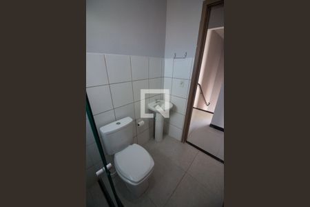 Banheiro do Quarto 1 de apartamento para alugar com 2 quartos, 50m² em Samambaia Sul (samambaia), Brasília