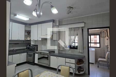 Apartamento à venda com 185m², 4 quartos e 2 vagasCozinha