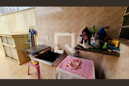 Casa à venda com 200m², 3 quartos e 2 vagas Casa à venda com 200m², 3 quartos e 2 vagasÁrea de Serviço