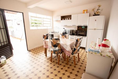 Casa à venda com 426m², 3 quartos e 1 vaga Casa à venda com 426m², 3 quartos e 1 vagaCOZINHA