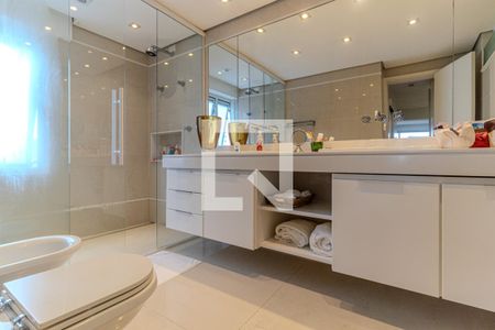 Apartamento à venda com 322m², 4 quartos e 2 vagasBanheiro da Suíte 2