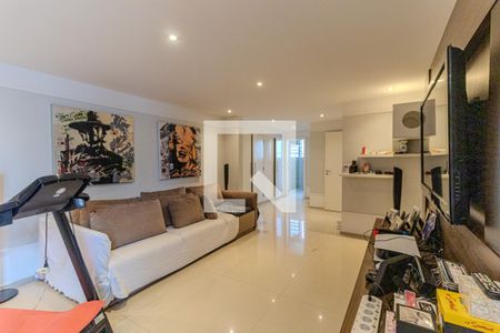 Apartamento à venda com 322m², 4 quartos e 2 vagasSala de TV