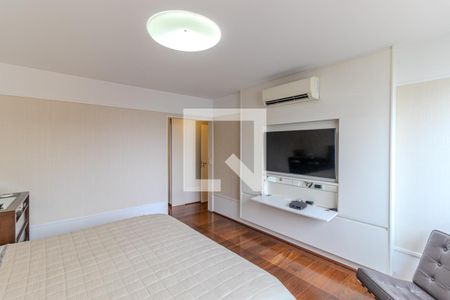 Apartamento à venda com 322m², 4 quartos e 2 vagasSuíte 2