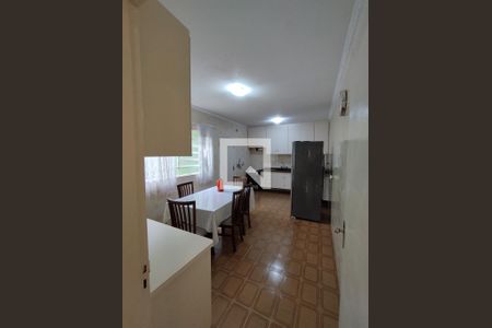 Casa à venda com 150m², 3 quartos e 4 vagas Casa à venda com 150m², 3 quartos e 4 vagasCozinha - Armários